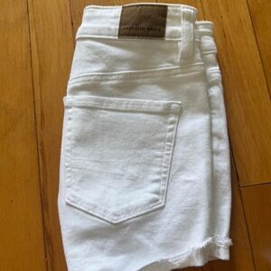 American Eagle White Denim Next Level Stretch Frayed Hem Shorts Size 000